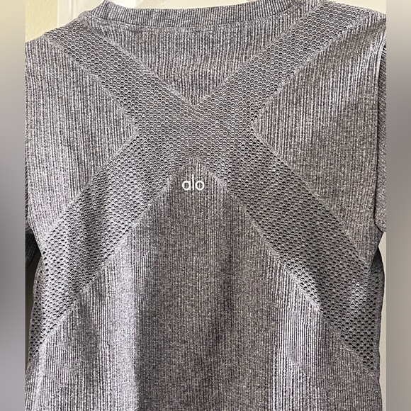 Alo Yoga Exhale Long Sleeve Top Shirt Gray, women’s size Medium - Picture 4 of 8